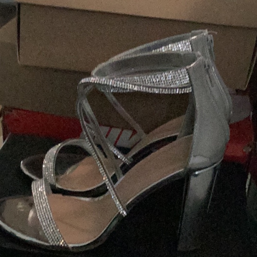 Silver platform heel - Picture 3 of 5